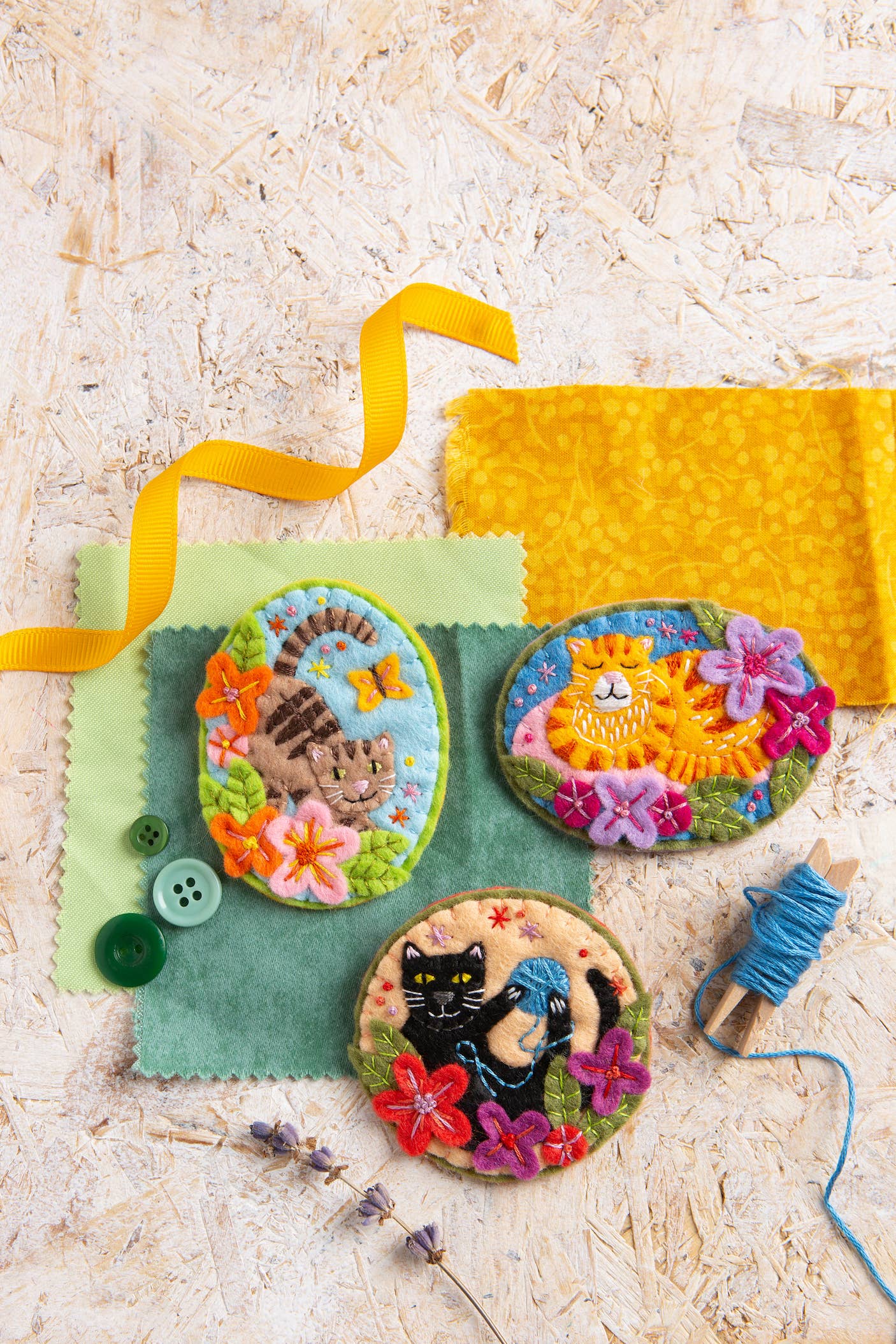 Ginger Cat Felt Craft Brooch Kit | Complete Craft Kit