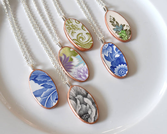 Broken Plate Oval Necklace : Mixed Patterns / Rose Gold Porcelain Paint (standard)