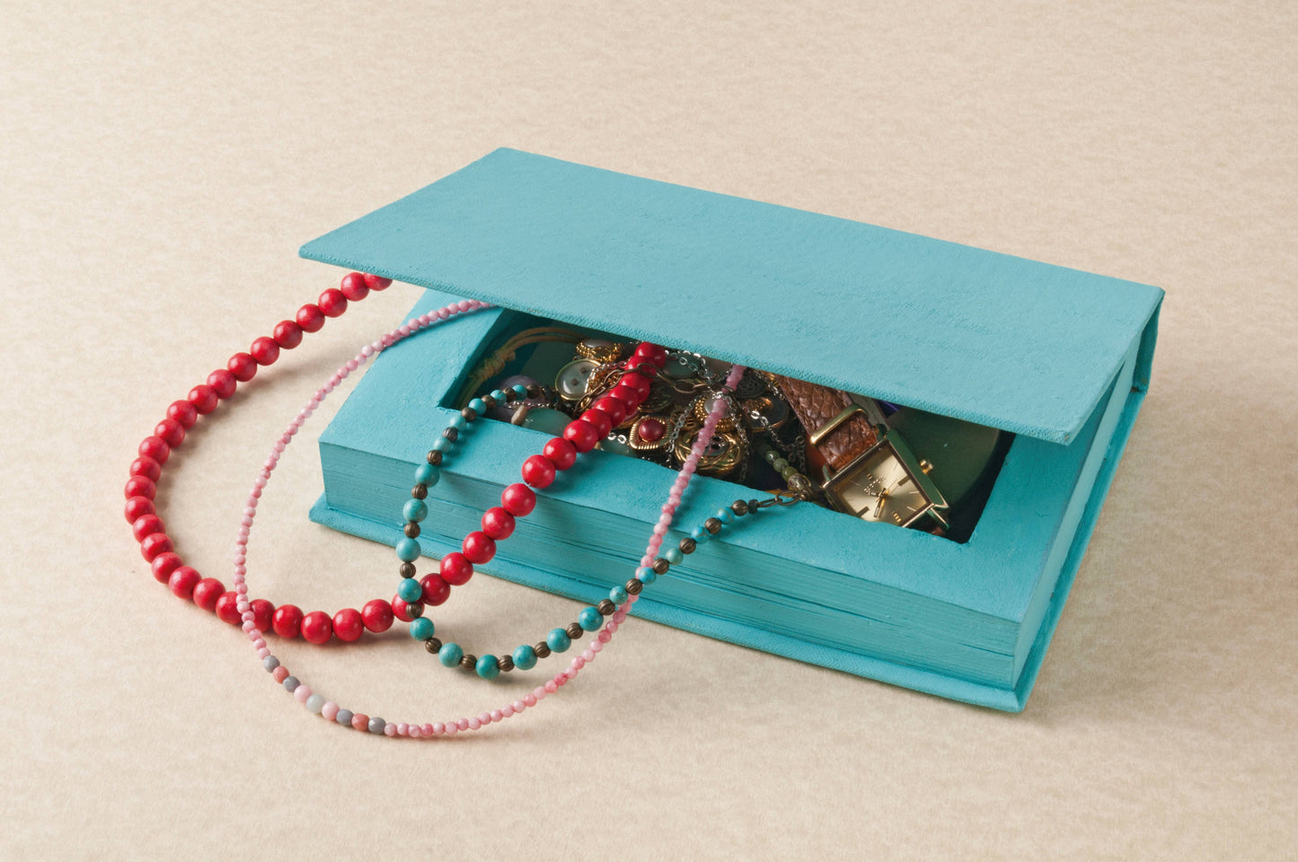 Upcycling Books: Decorative Objects