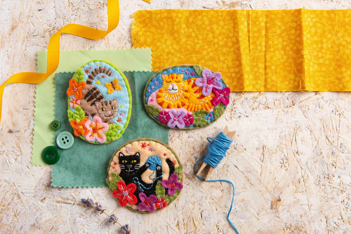 Black Cat Felt Craft Brooch Kit | Complete Craft Kit