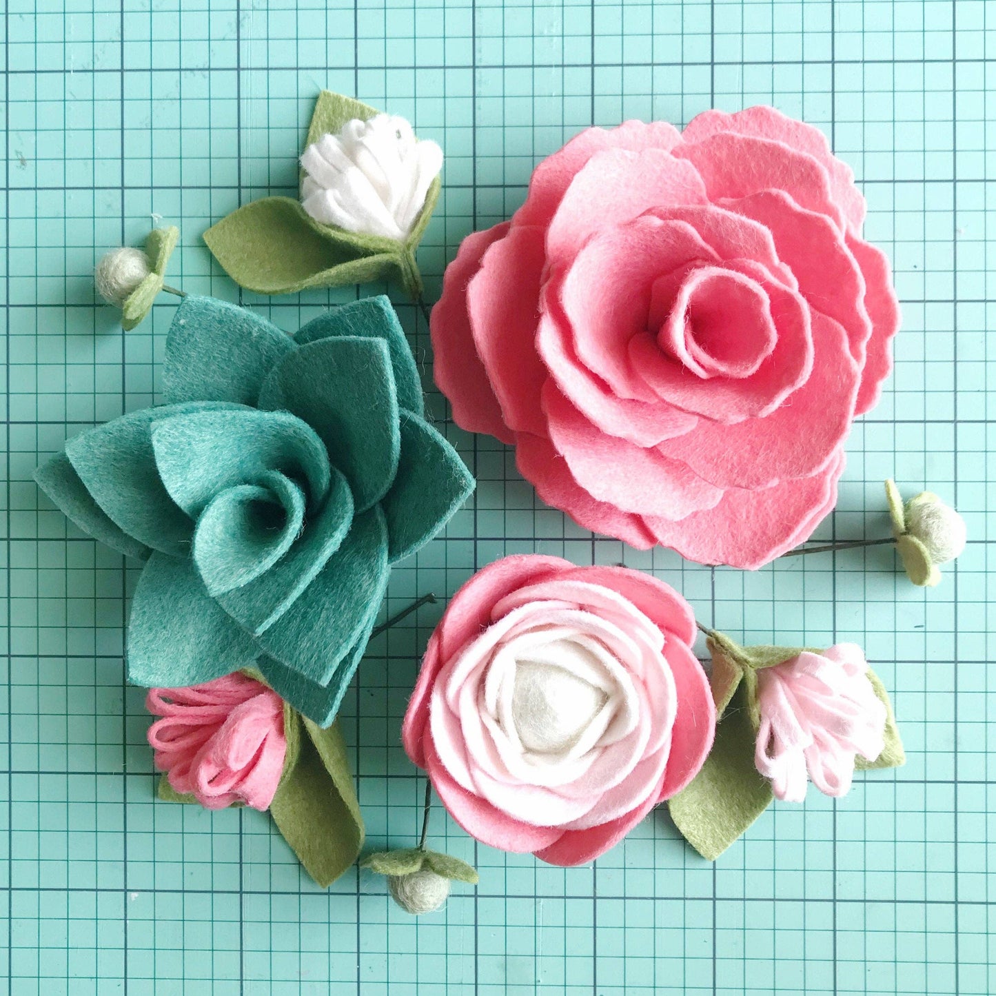 Felt Flower Floral Trio Craft Kit | Coral Sage