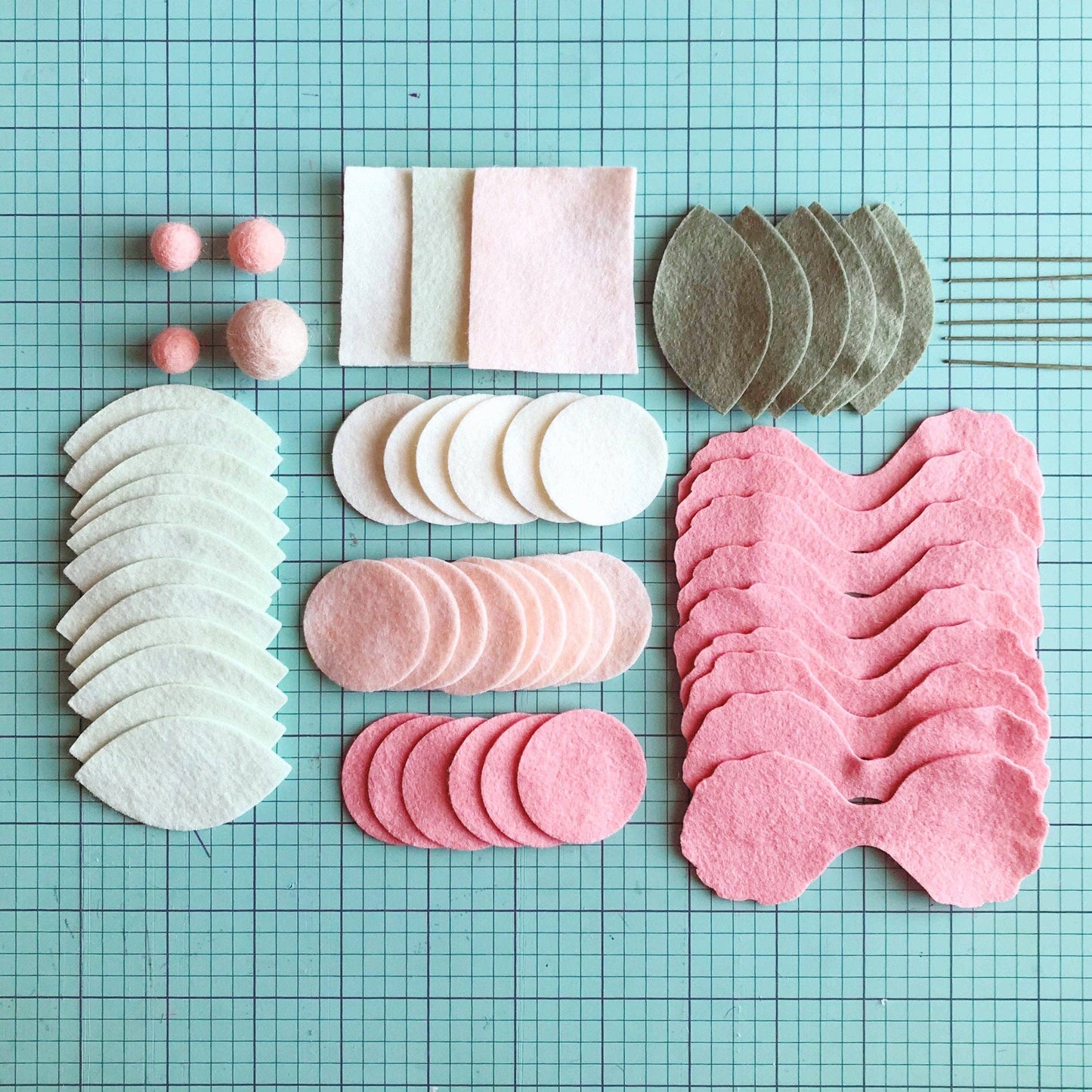 Felt Flower Floral Trio Craft Kit | Coral Sage