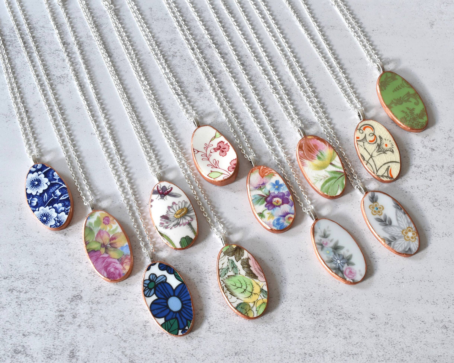 Broken Plate Oval Necklace : Mixed Patterns / Rose Gold Porcelain Paint (standard)