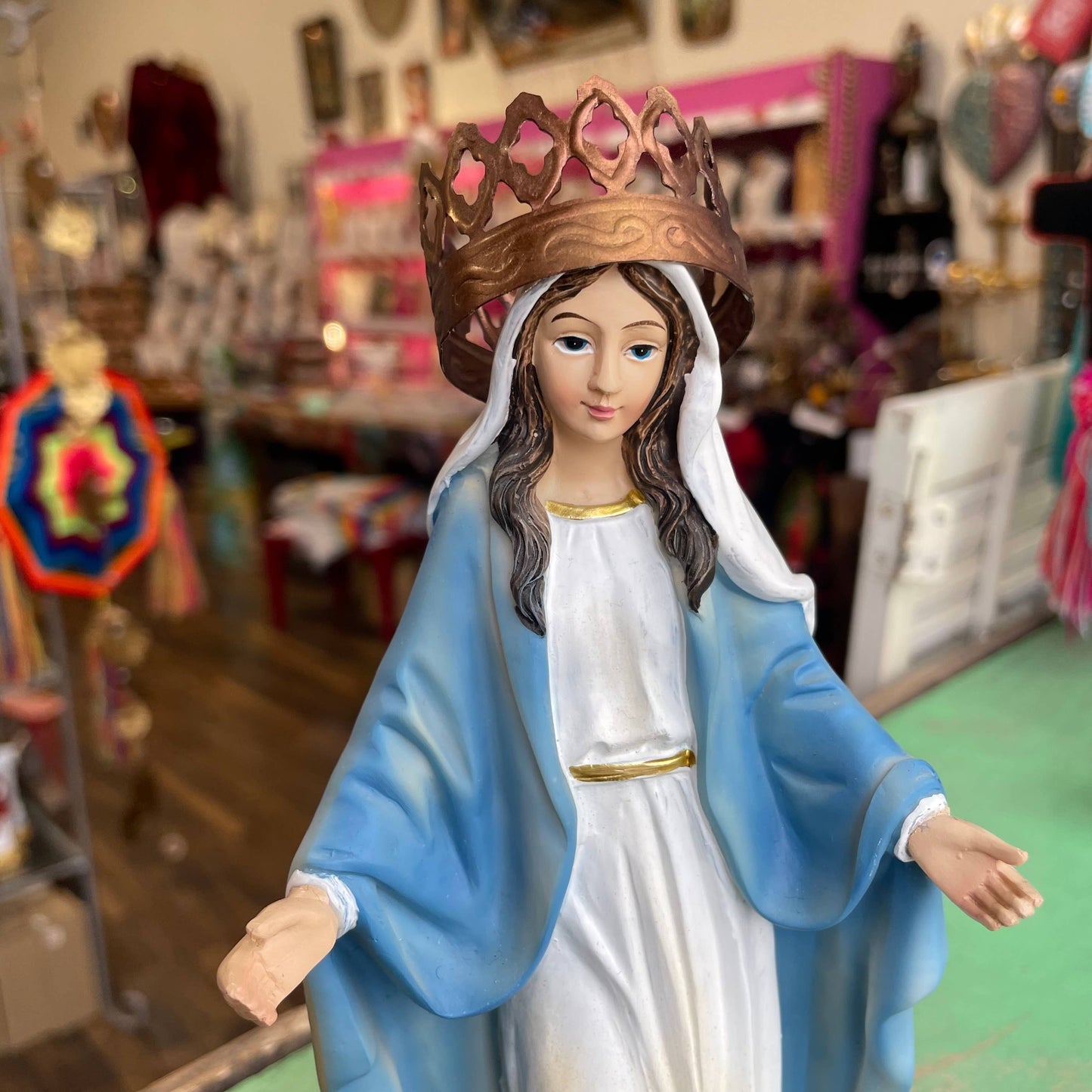 Mini Crowns: Traditional