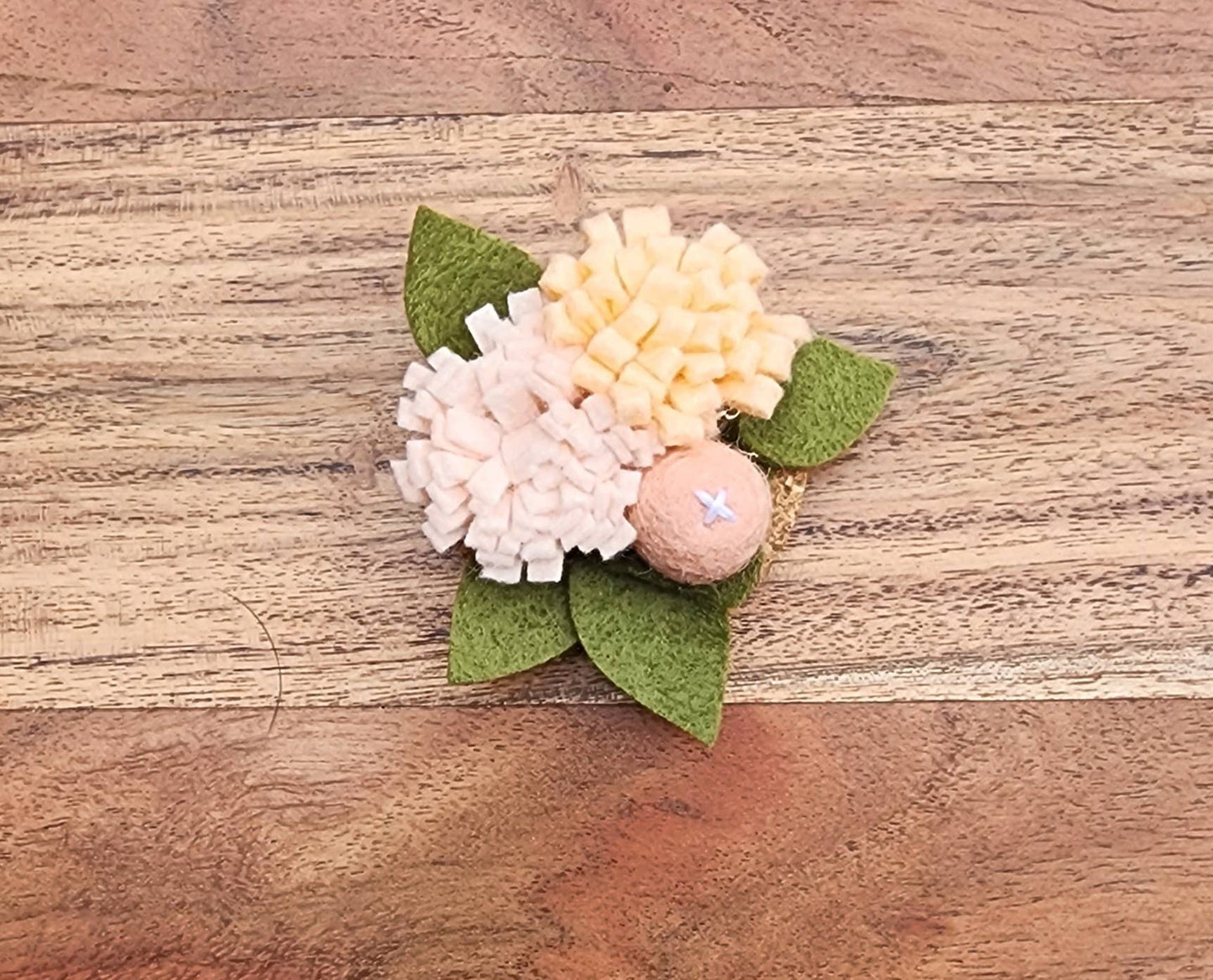 Felt Flower Magnet: Peachy Pink