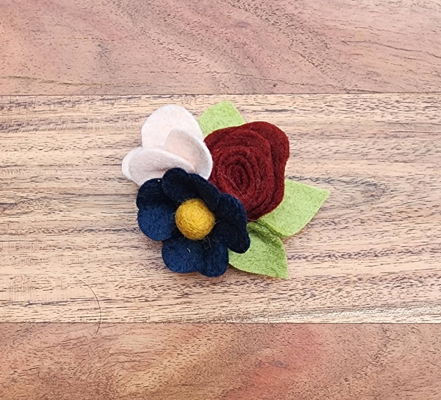 Felt Flower Magnet: Peachy Pink