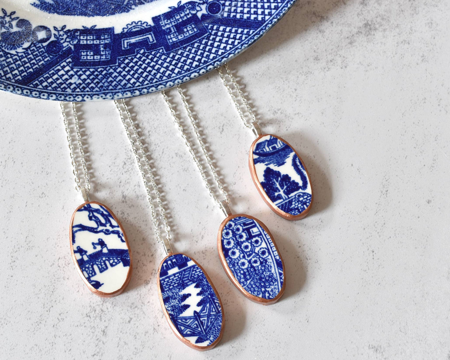 Broken Plate Oval Necklace : Mixed Patterns / Rose Gold Porcelain Paint (standard)