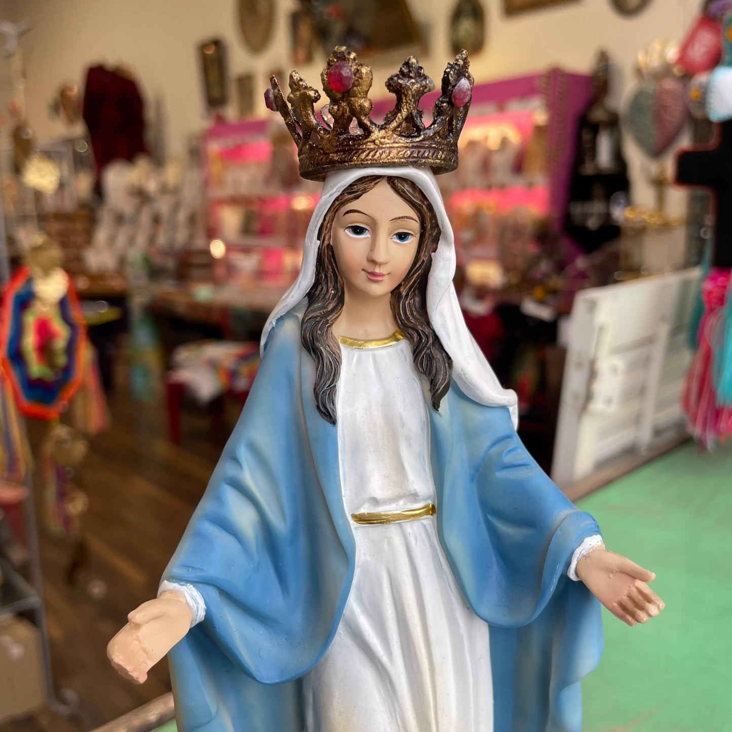 Mini Crowns: Traditional