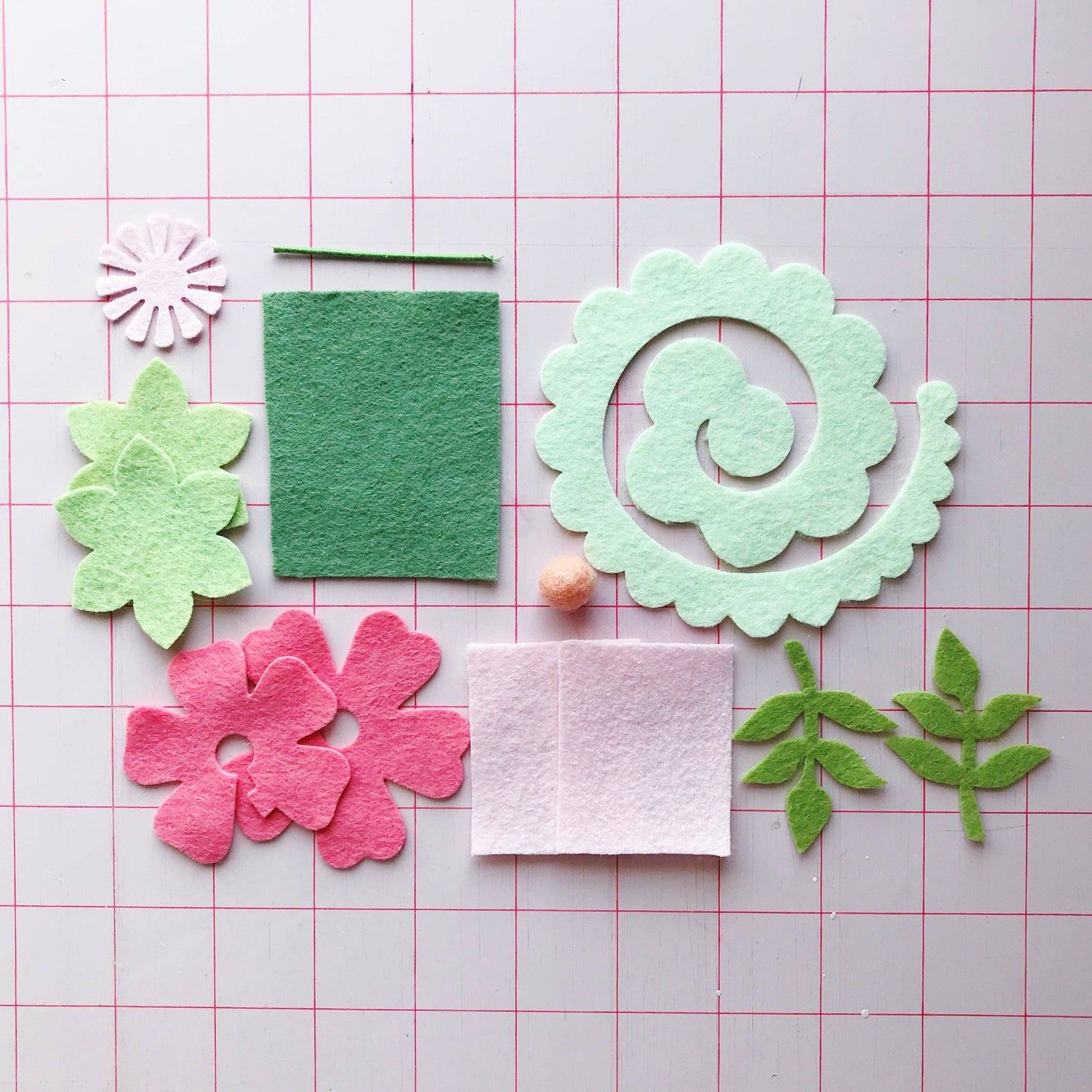 Mini Felt Flower Craft Kit | Coral Sage