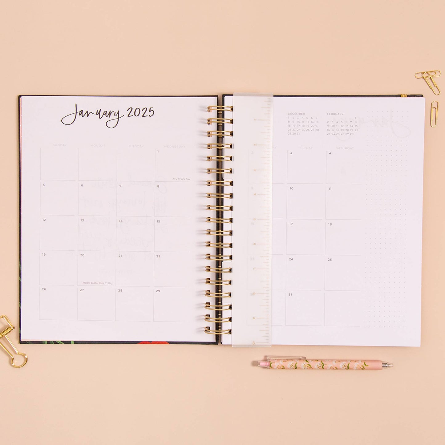 Pacifica Planner: Calendar Year