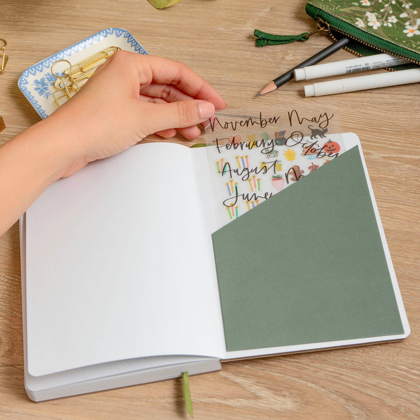 Clio Petite Planner: Undated